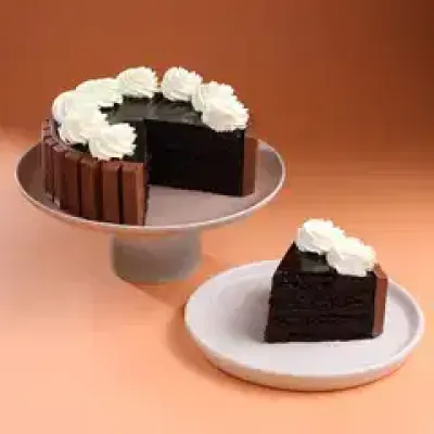 KitKat Bars Cake